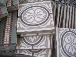 recyclage et brocanteur pour débarrasser vieux carrelage tomettes